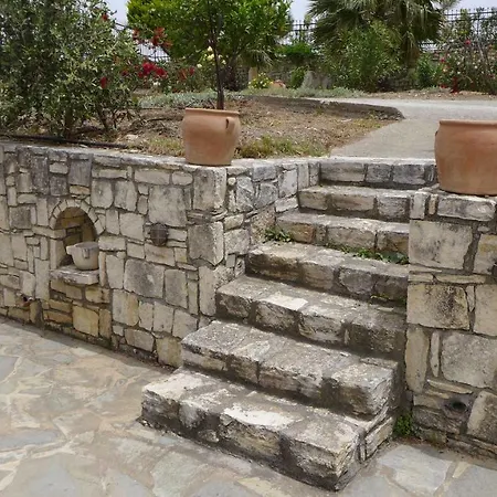 Oros Villa *